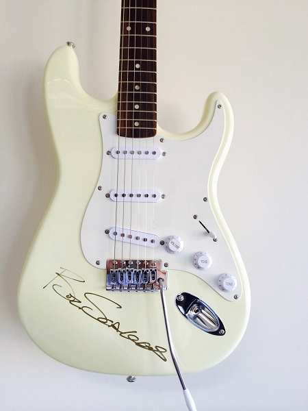Win an autographed BOZ SCAGGS guitar